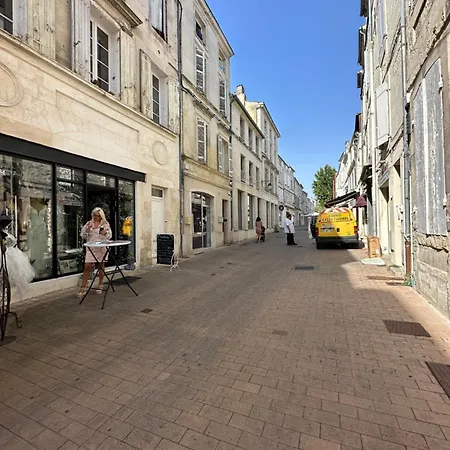 Le Mirabelle Apartment Saintes Exterior photo